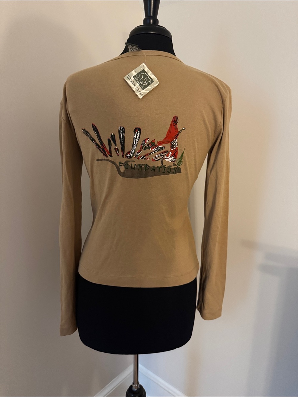 Wildlife Works Long Sleeve Organic Cotton T-Shirt NWT Size M